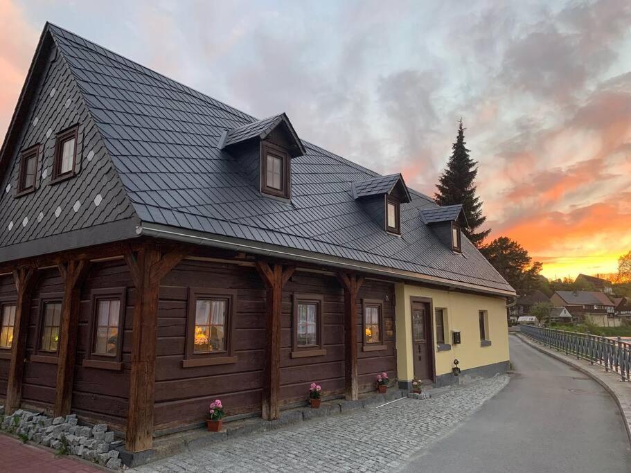 Ferienhaus Sissi Mit Whirlpool, Sauna U Sehr Ruhig โกรสเชอเนา ภายนอก รูปภาพ